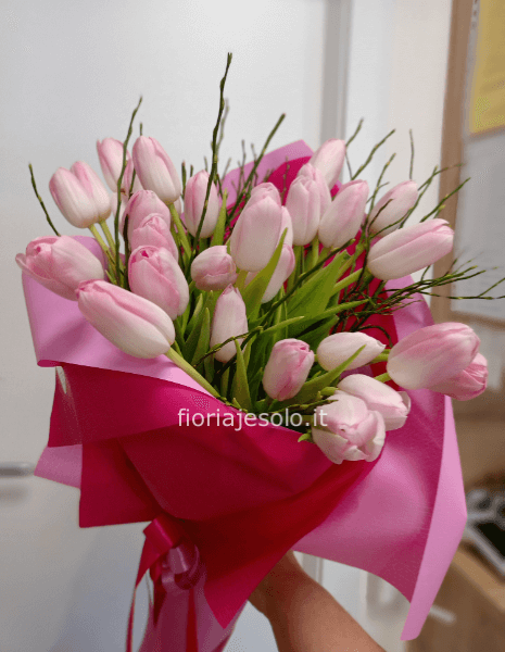 Bouquet di tulipani  colore secondo disponibilità 