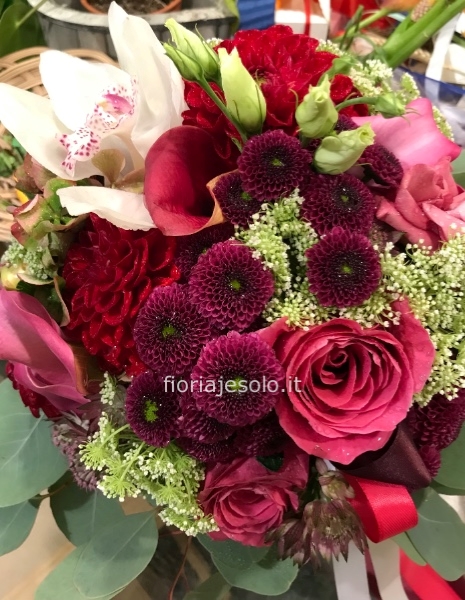 Bouquet di fiori assortiti secondo stagionalità - tonalità a scelta (scrivere in note)