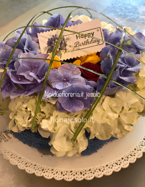 Torta floreale “auguri boy and girl!"